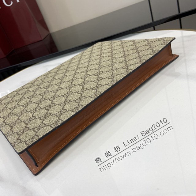 Gucci專櫃古馳最新款Emblem系列男士手拿包 jh2696型號：821155